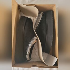 UGG Tazz Slippers - Black, Size 9